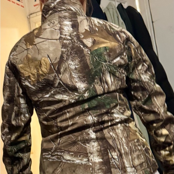 Realtree Camouflage Utility Jacket Women’s pink trim - Picture 10 of 13